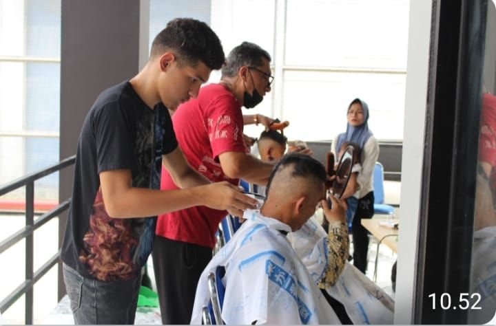 Rudenim Medan Gelar Pangkas Rambut dan Makan Bergizi Gratis
