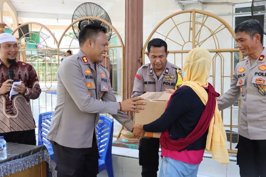 Polres Tanjungbalai Gelar Baksos, Bagikan Paket Sembako
