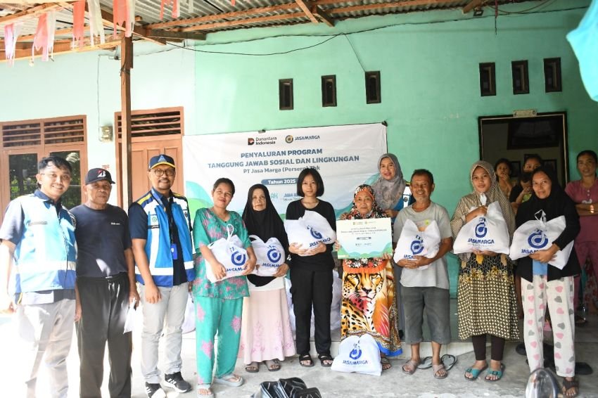 Sambut HUT Ke 80 RI, Jasamarga Salurkan 200 Paket Sembako Bagi Warga Sekitar Ruas Tol Belmera dan Medan Denai