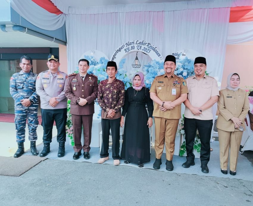 HUT Kejaksaan ke 80, Puluhan Pasangan Nikah Massal Gratis di Kejari Batubara, Bupati Apresiasi