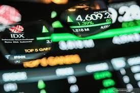 IHSG Amblas di Tengah Reshuffle Kabinet, Rupiah dan Emas Bertahan