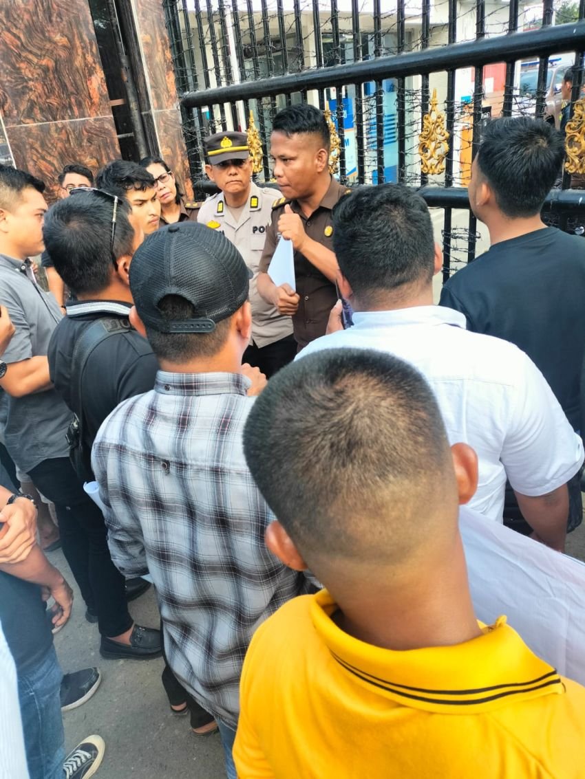 Demo di Depan Kejati Sumut, Soroti PT GIS dan Soal PPPK di Labura